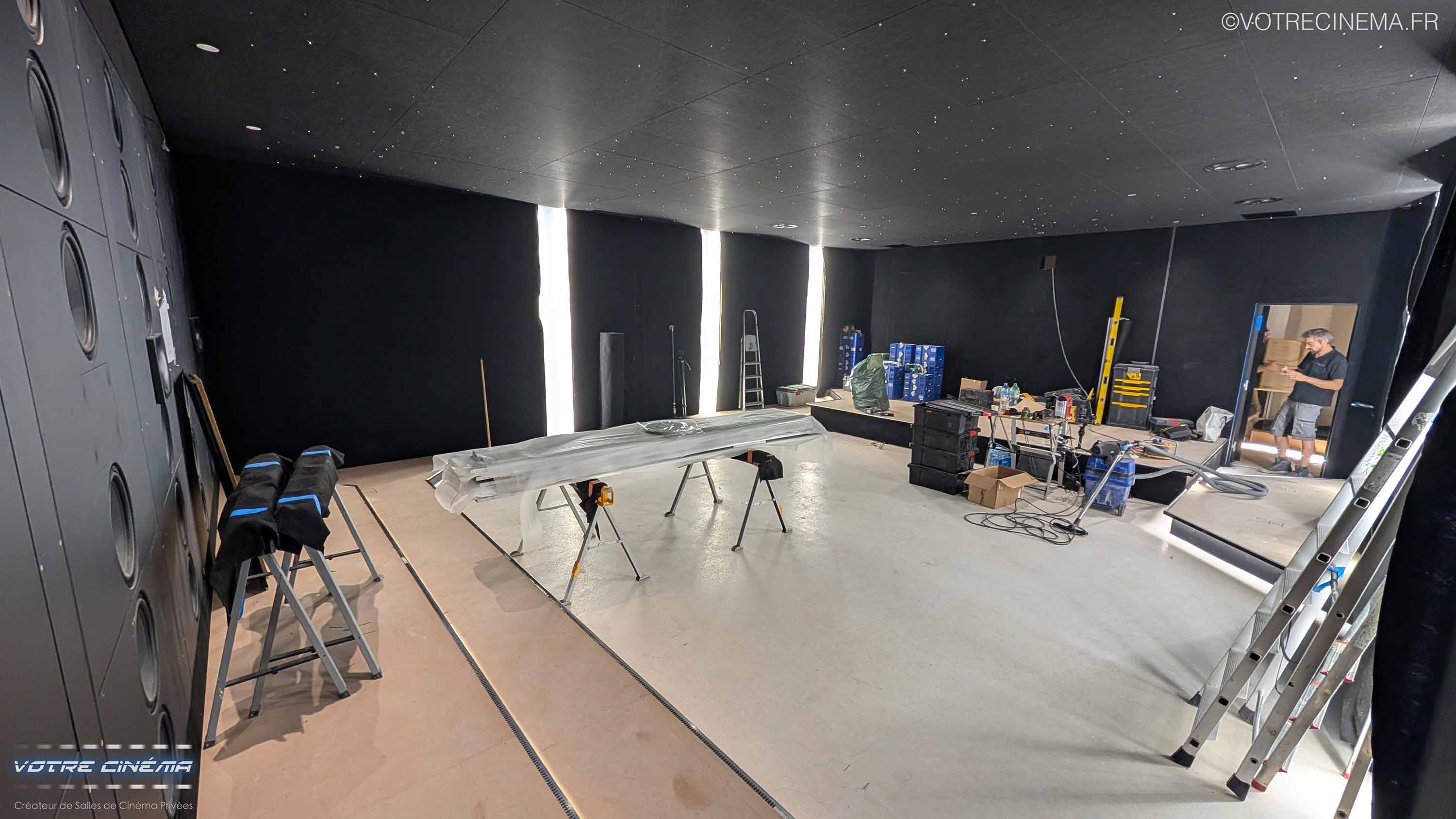 Travaux d'une salle de cinéma privée à Brignoles, Var
